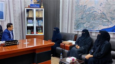 محافظ شبوة يؤكد دعمه مبادرات تمكين المرأة تنمويًا