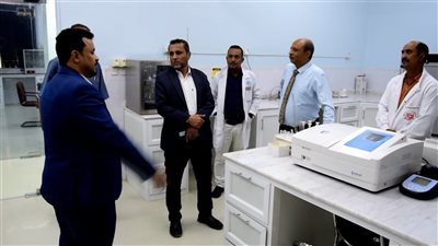 وكيل قطاع المشاريع بعدن يطلع على سير أعمال التأهيل في مستشفى الجمهورية 