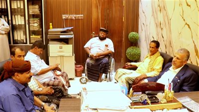 فريق التوجيه الرئاسي وقيادة انتقالي المهرة يطلعون على نشاط صندوق النظافة بالمحافظة