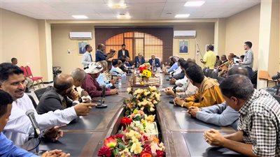 وزير الصحة ومحافظ لحج يتفقدان المنشآت الصحية ويبحثان تطوير القطاع بلحج