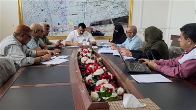 اجتماع في المنصورة يناقش مصفوفة مشاريع البرنامج الاستثماري للعام 2026م