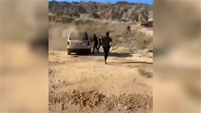 مستوطنون يشنون اعتداءات على فلسطينيين وممتلكاتهم بالضفة الغربية