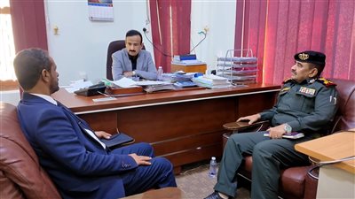 محافظ شبوة يطلع على استعدادات استلام 10 مستشفيات بعد إعادة تأهيلها بدعم إماراتي