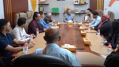 محافظ عدن يطلع على التحضيرات لمهرجان عدن للشعوب والتراث