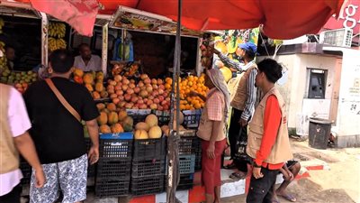 حملة لمتابعة وضبط الأسواق ينفذها مكتب الصناعة بخورمكسر