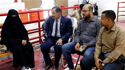 باتيس يتفقد المعسكر التدريبي لفريق كرة السلة للكراسي المتحركة بحضرموت 