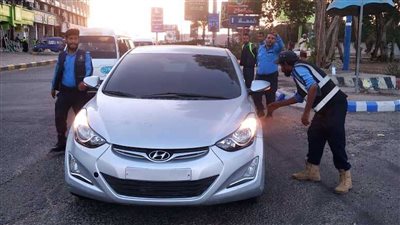 تواصل حملة ضبط المركبات المخالفة في العاصمة عدن