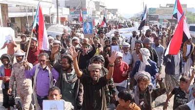 المحفد تحتفي بالذكرى الـ58 لعيد الاستقلال الوطني بمسيرة جماهيرية ومهرجان خطابي