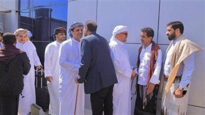 السلطان بن عفرار يطلع على التحضيرات النهائية بالمهرة للاحتفال بذكرى الاستقلال