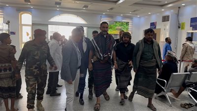 الجفري يتفقد جرحى دفاع شبوة ويشيد بتضحياتهم في تعزيز أمن المحافظة