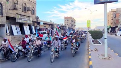 تريم تشهد مسيرة حاشدة احتفالاً بانتصارات القوات المسلحة الجنوبية في وادي حضرموت