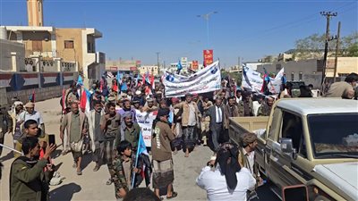 مسيرة جماهيرية في عتق بشبوة احتفالًا بانتصارات القوات المسلحة الجنوبية