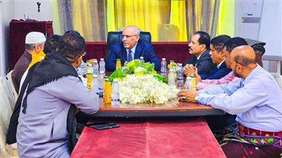 رئيس الجمعية الوطنية يطَّلع على أوضاع مؤسسة الكهرباء بوادي حضرموت