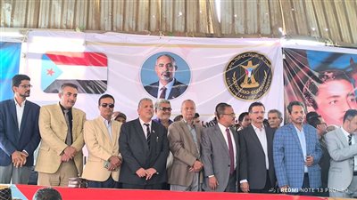 مخيم الاعتصام المفتوح بزنجبار يشهد مشاركة واسعة لقيادات السلطة المحلية بالمحافظة والمديريات