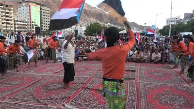 تواصل الإقبال الجماهيري على مخيم الاعتصام المفتوح بالمكلا