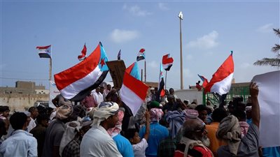 تصاعد الاحتجاجات في سقطرى وسط حضور جماهيري واسع