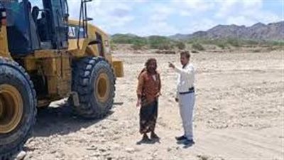 محافظ أبين يتفقد سير الأعمال الإنشائية لسد حسان الاستراتيجي