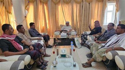 الكثيري يلتقي المناضل مرزوق طالب ويشيد بدوره النضالي