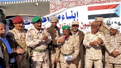 وفد عسكري وأمني يزور مخيم الاعتصام بعتق ويؤكد دعمه لمطالب إعلان استقلال الجنوب