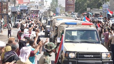 استقبال شعبي مهيب للرئيس الزُبيدي في أبين يجدد التفاف المحافظة حول القيادة الجنوبية