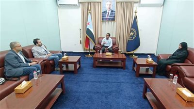 الأمانة العامة تبحث مع الصليب الأحمر سبل التعاون في المجالات الإنسانية وحقوق الإنسان