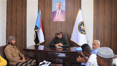 الجفري يلتقي عدداً من معتقلي المظاهرات السلمية بالمكلا ويؤكد دعم حقوق المحتجين