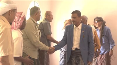 قيادة انتقالي وادي حضرموت تقدم واجب العزاء لرئيس انتقالي القطن في وفاة كريمته 