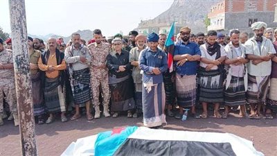 الحالمي يتقدم موكبًا مهيبًا لتشييع الشهيد عبدالرحيم مثنى صالح في ردفان