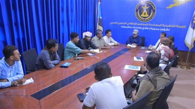 التميمي يناقش مع رؤساء الأقسام الإعلامية بوادي وصحراء حضرموت تعزيز التنسيق