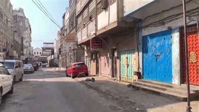 تواصل العصيان المدني بالعاصمة عدن رفضا للوصاية وحرب الخدمات 
