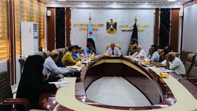 مجلس المستشارين يُدين استهداف اتحاد نقابات الجنوب ويقف أمام آخر تحضيرات مليونية عدن وحضرموت