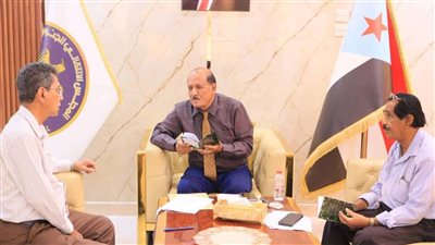 هرهرة يشيد بالمنجز الأدبي للدكتور جنيد ويبارك صدور ديوانه الجديد