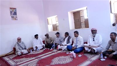 التميمي والحامد يطمئنان على صحة عضو المجلس الاستشاري سعيد بن سكير