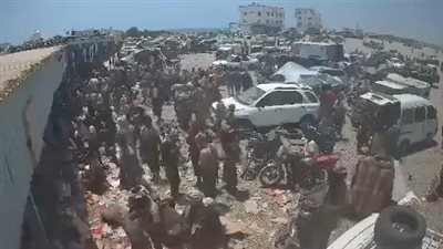 مليشيا الحوثي تستهدف بالصواريخ سوقا شعبيا بمديرية المضاربة ورأس العارة قرب باب المندب