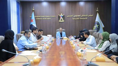 الهيئة السياسية تناقش التصعيد في باب المندب وتؤكد أهمية الدور الجنوبي في حماية الملاحة الدولية