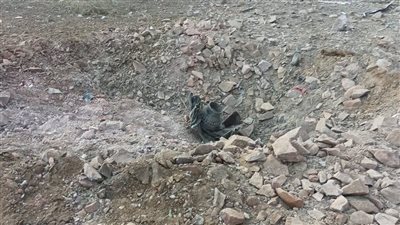 مليشيا الحوثي تستهدف مدرسة تؤوي نازحين بالمضاربة ورأس العارة ومطالبات بموقف دولي