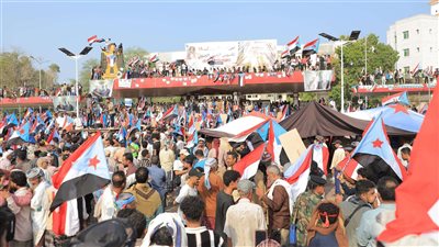 خلال مليونية العاصمة عدن.. شعب الجنوب يجدد التفويض للقوات المسلحة الجنوبية بقيادة الرئيس الزُبيدي