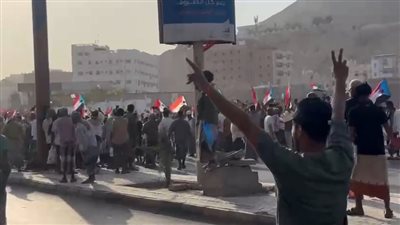 سلطات الوصاية السعودية بحضرموت تقمع حشود مليونية الجيش الجنوبي بالمكلا بمضادات الطيران