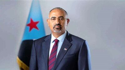 الرئيس الزُبيدي يجدد العهد لشعب الجنوب والقوات المسلحة بتلبية نداءه والوفاء للشهداء