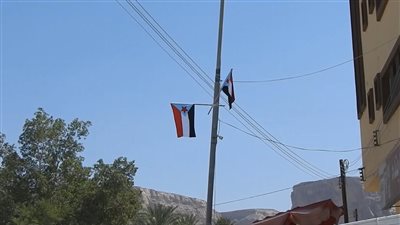 شباب الغضب يرفعون أعلام الجنوب وصور الرئيس الزُبيدي بسيئون استعدادا لمليونية 14 أكتوبر